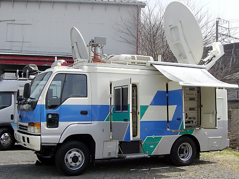 衛星通信車載局設備イメージ01